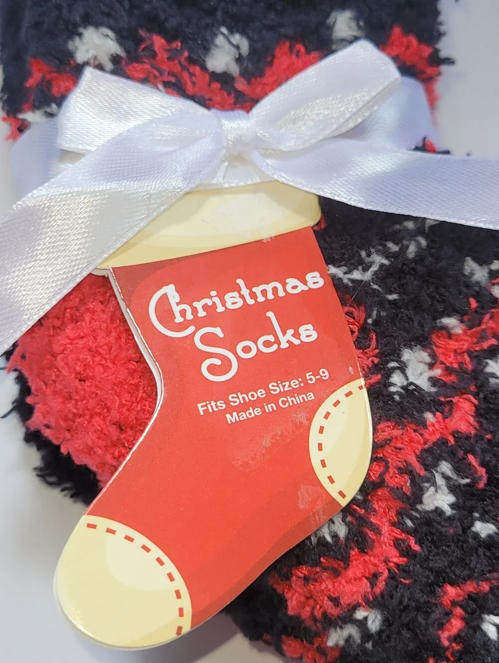 Christmas Fuzzy Santa Size 5-9 Socks NWT